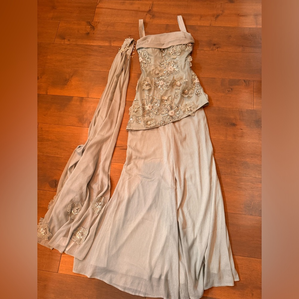 Pernia pop up size xs sharara Garara lehenga Indian three piece outfit